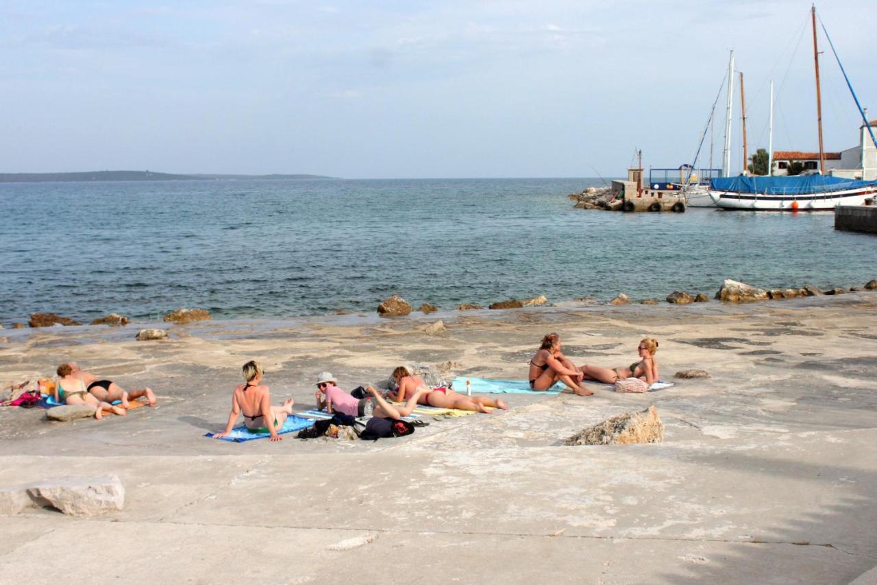 Apartments And Rooms By The Sea Nerezine, Losinj - 11815 Exterior foto