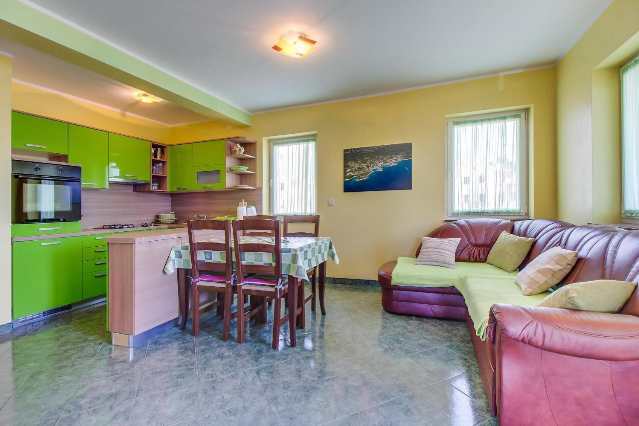 Apartments And Rooms By The Sea Nerezine, Losinj - 11815 Exterior foto